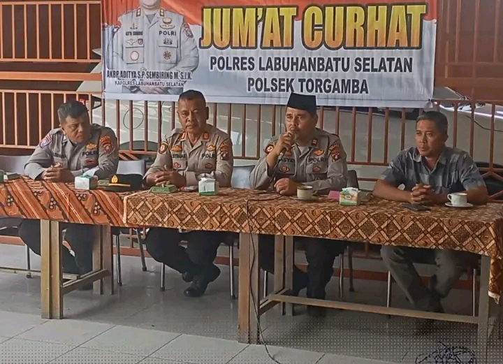 Polres Labusel Gelar Jum’at Curhat di Dusun Pirbun C, Warga Keluhkan Maraknya Pencurian Sawit dan Narkoba