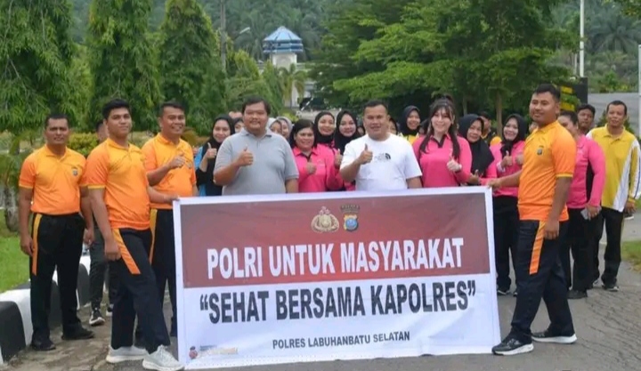 Polri Untuk Masyarakat: Kapolres Labuhanbatu Selatan Ajak Warga Hidup Sehat Lewat Olahraga Bersama