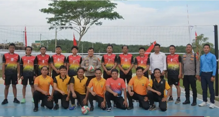 Turnamen Bola Voli Antar Satuan Warnai HUT Bhayangkara ke-79 Tahun 2025, Kapolres Labusel : Junjung Sportivitas, Pererat Kebersamaan