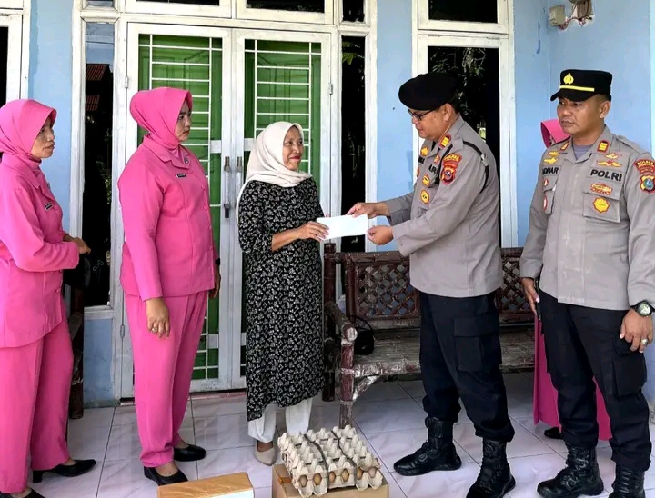 Polres Labusel Gelar Anjangsana HUT Bhayangkara ke-79, Beri Perhatian Khusus kepada Warakawuri dan Personel yang Sakit Menahun